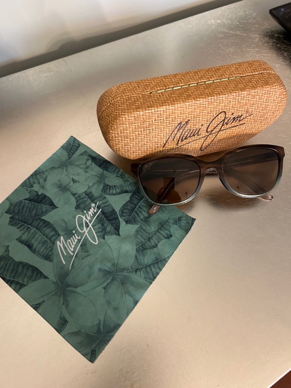 Maui Jim Brown Gradient Polarized Sunglasses with Branded Case